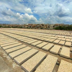 驻马店 黄金麻荔枝面花岗岩石材地铺石防护中