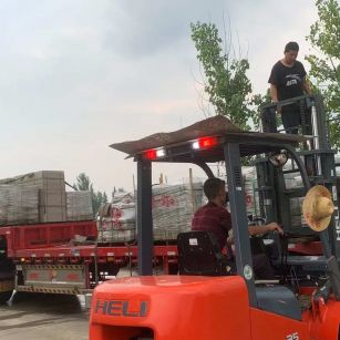 驻马店 黄金麻冰裂纹，地铺石装车