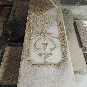 驻马店 黄金麻花岗岩异形加工雕刻栏杆大柱