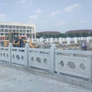 驻马店 白麻花岗岩荔枝面河道栏杆