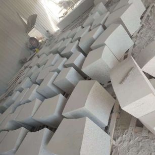 驻马店 白麻花岗岩异形坐凳