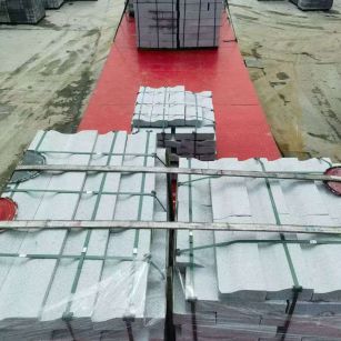 驻马店 芝麻白仿形加直形路沿石出货日常