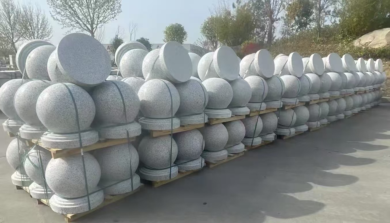 驻马店 白麻花岗岩石材圆球，石球，挡车球，隔离球，景观石球，风水球等