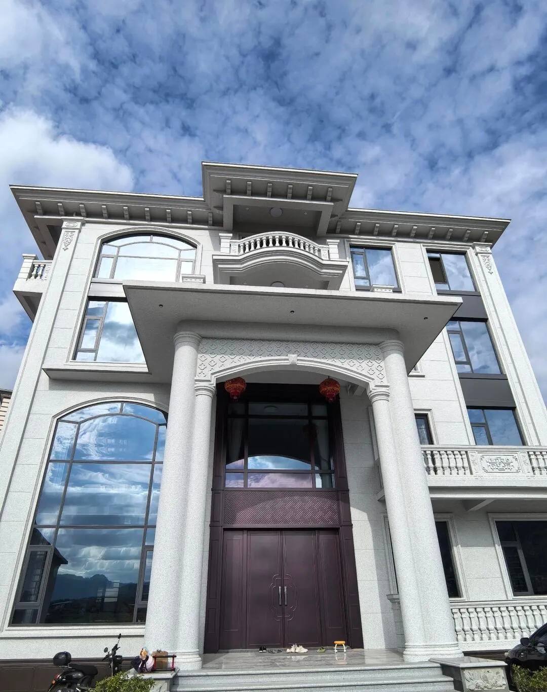 驻马店白麻别墅外墙干挂石材效果示例