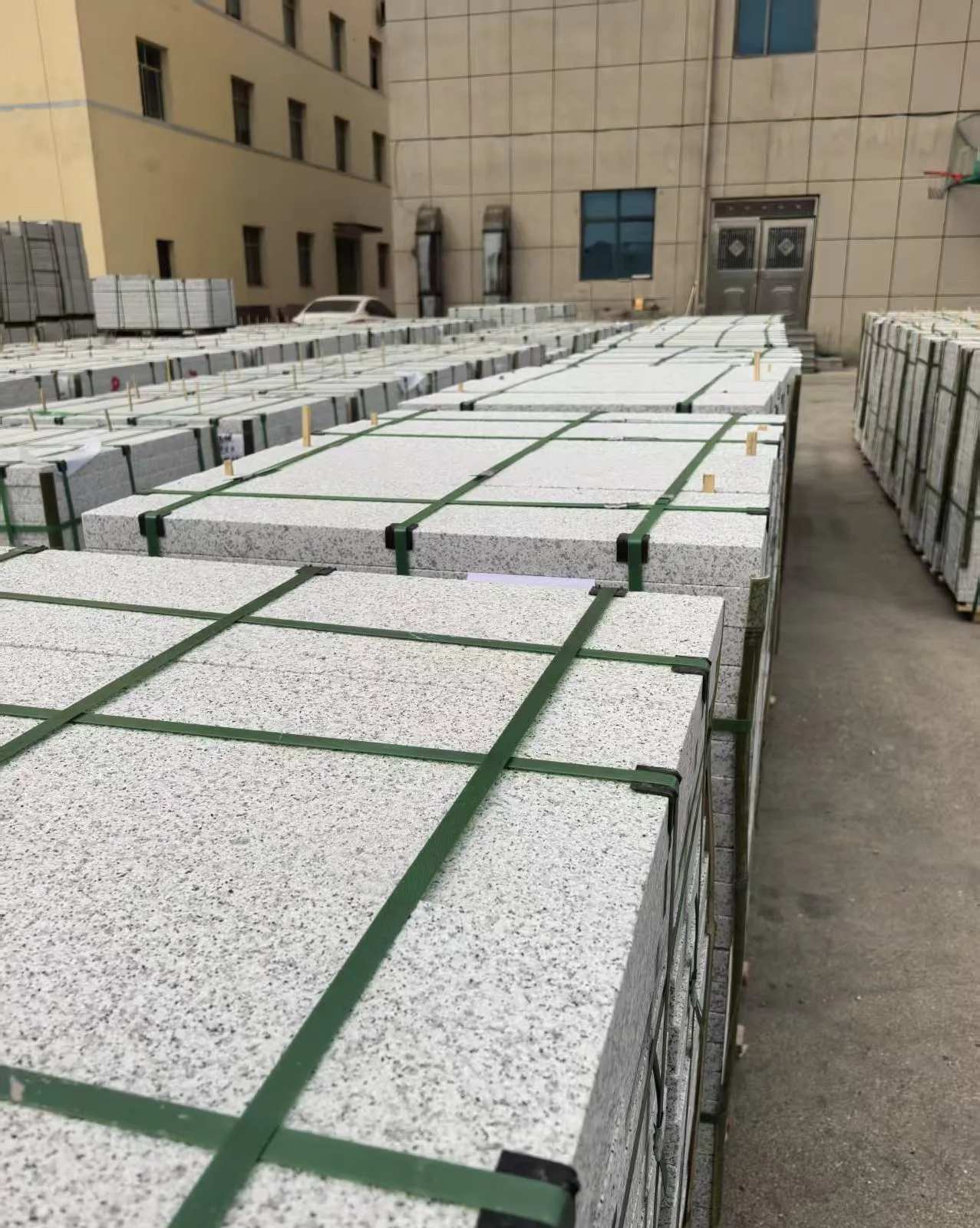 驻马店 白麻花岗岩5.0公分荔枝面地铺石