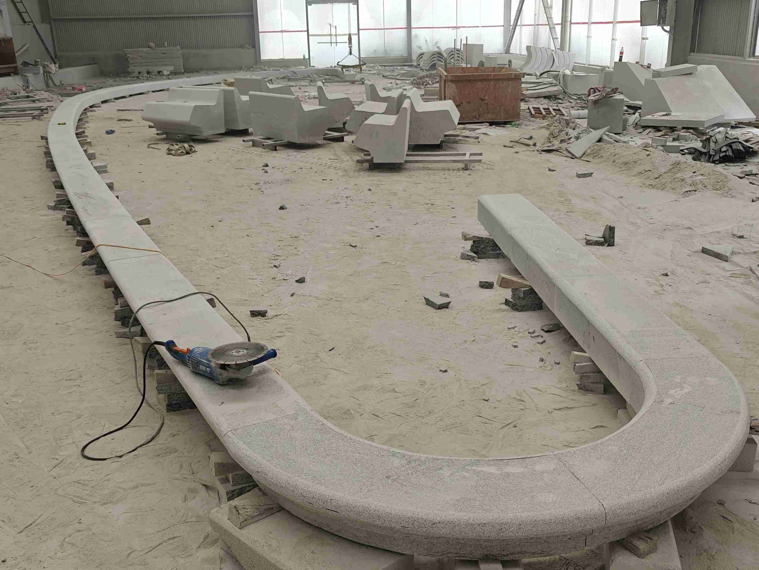 驻马店 芝麻白花岗岩弧形花坛石，坐凳石