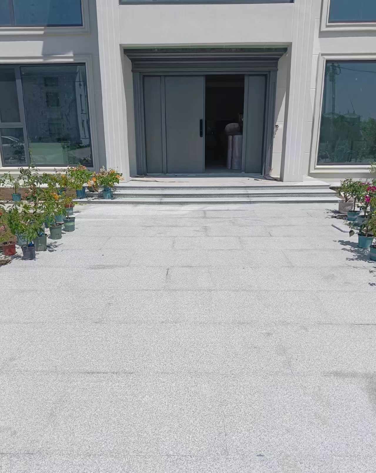 驻马店 芝麻白花岗岩地铺石地面铺装