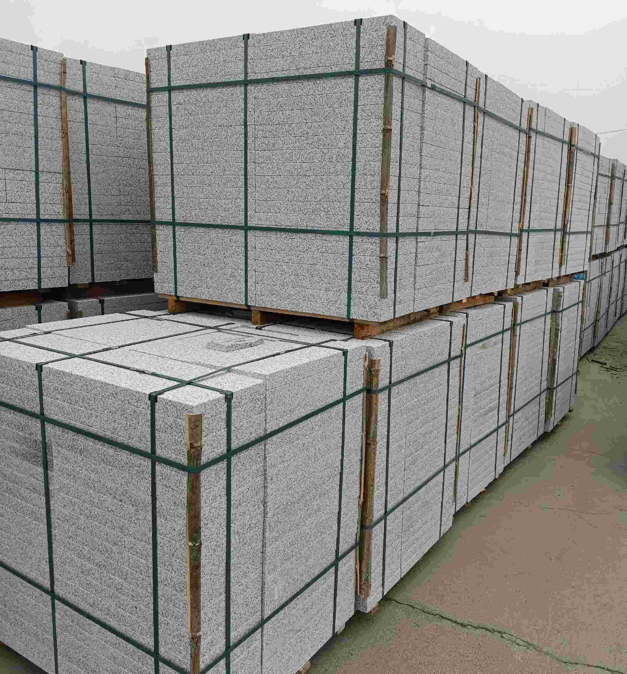 驻马店 白麻花岗岩石材荔枝面地铺石（300*600*50）