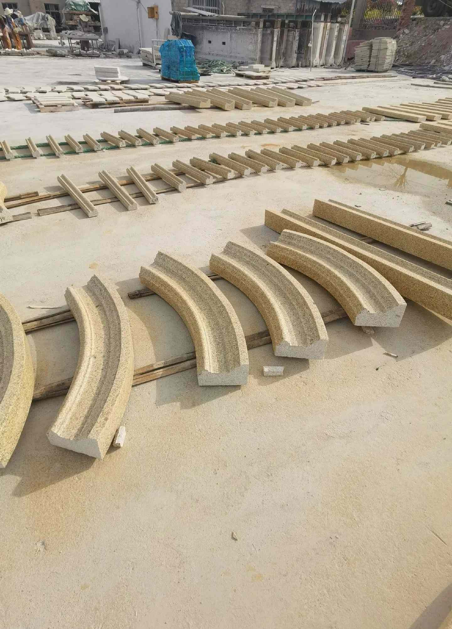 驻马店 黄金麻花岗岩别墅线条