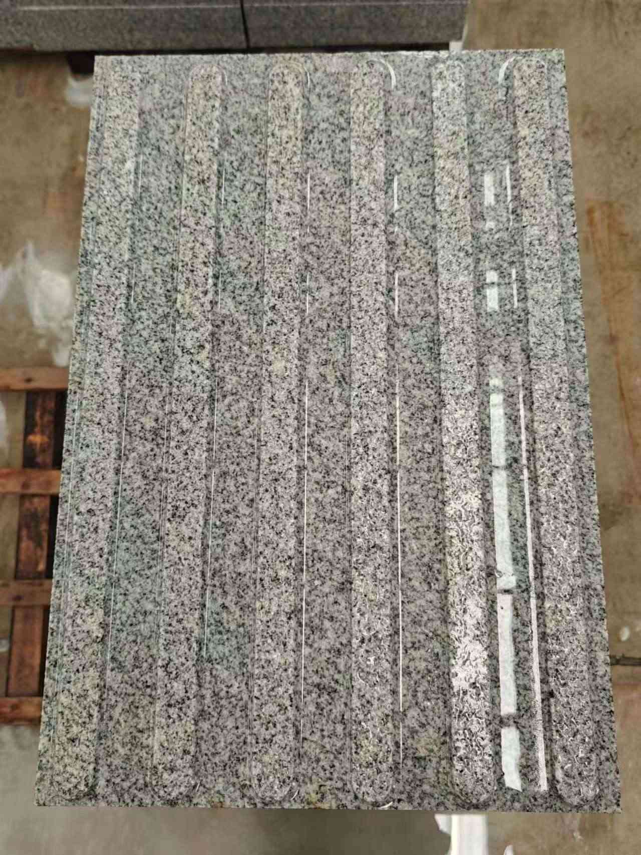 驻马店 芝麻白花岗岩荔枝面雕刻盲道，盲条