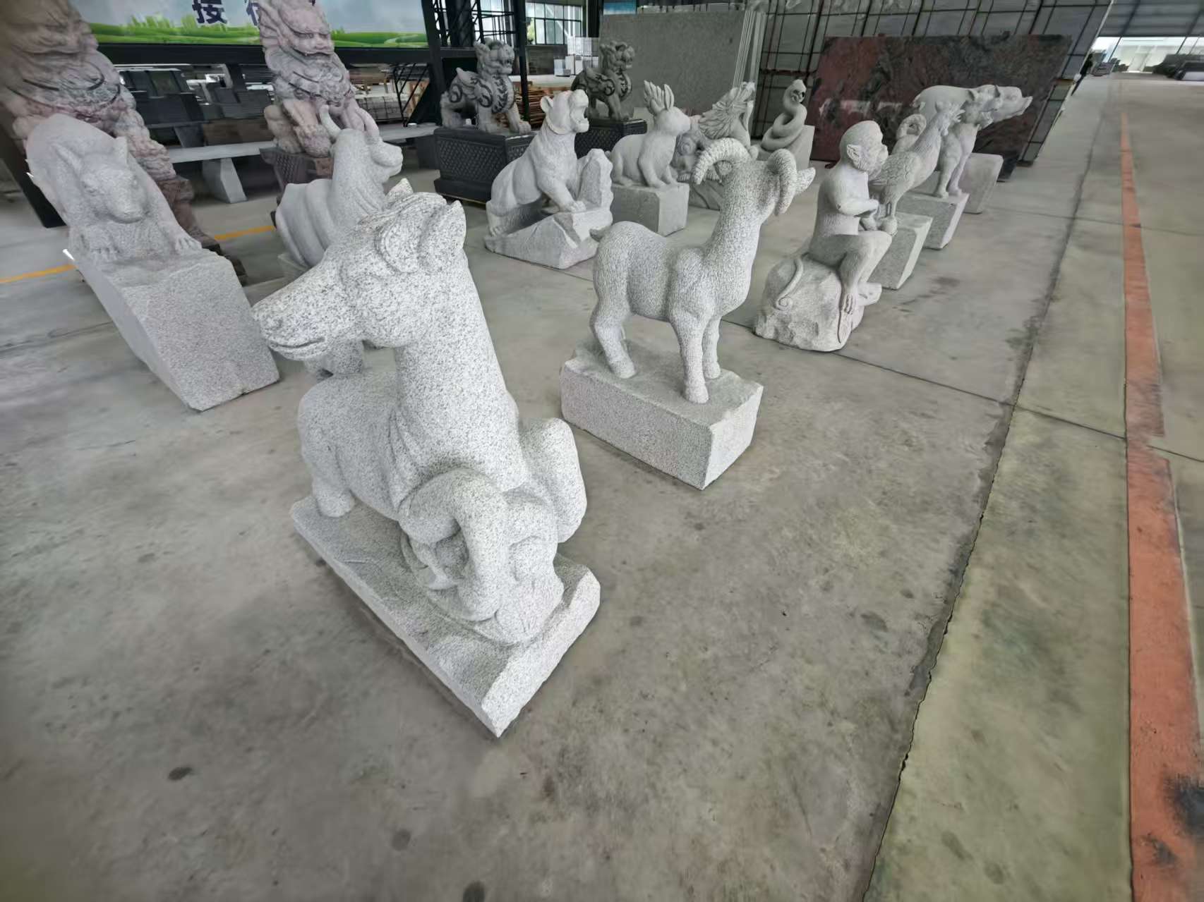 驻马店 芝麻白花岗岩造型立体雕刻——十二生肖