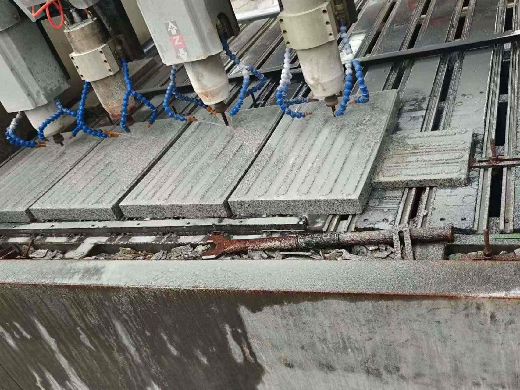 驻马店 芝麻白花岗岩荔枝面盲道雕刻