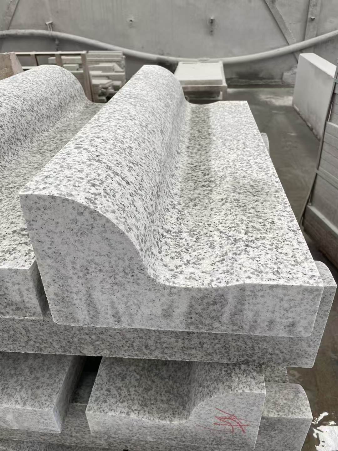 驻马店 白麻花岗岩S型路沿石，路侧石，马路牙子等