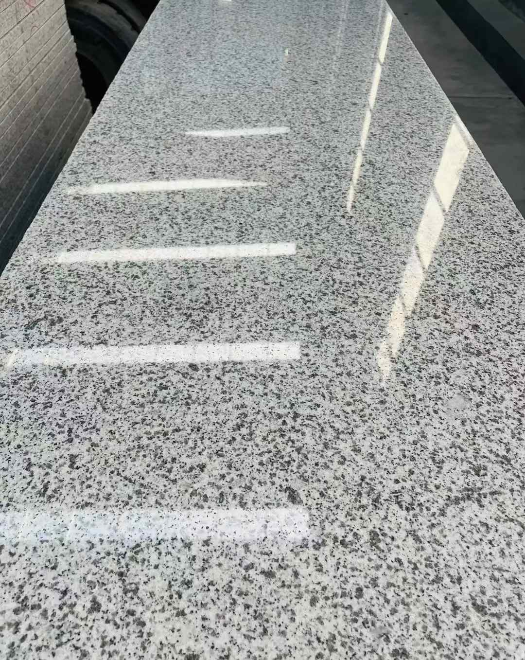 驻马店 白麻花岗岩光面毛板